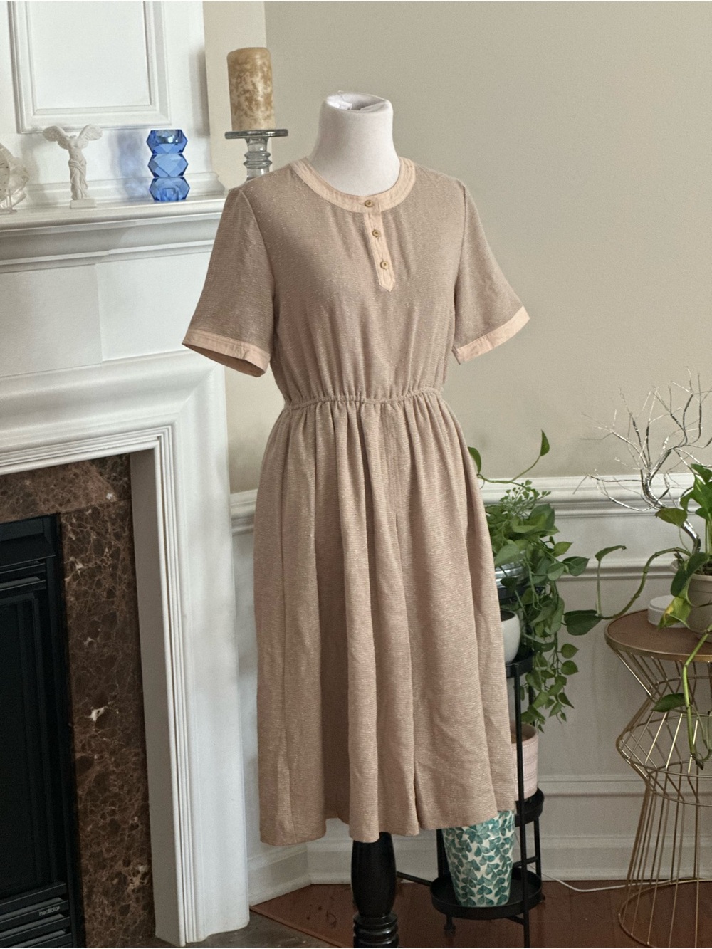 Vintage Short-Sleeve Midi Aline Dress in Beige